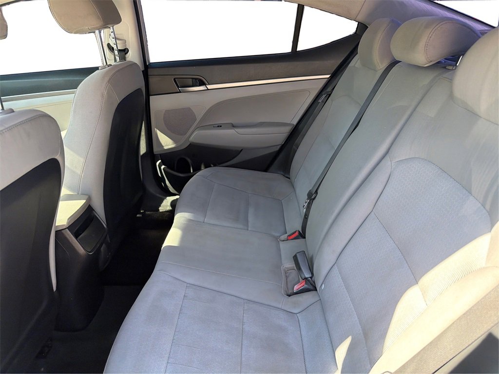 Used 2017 Hyundai Elantra SE image 11