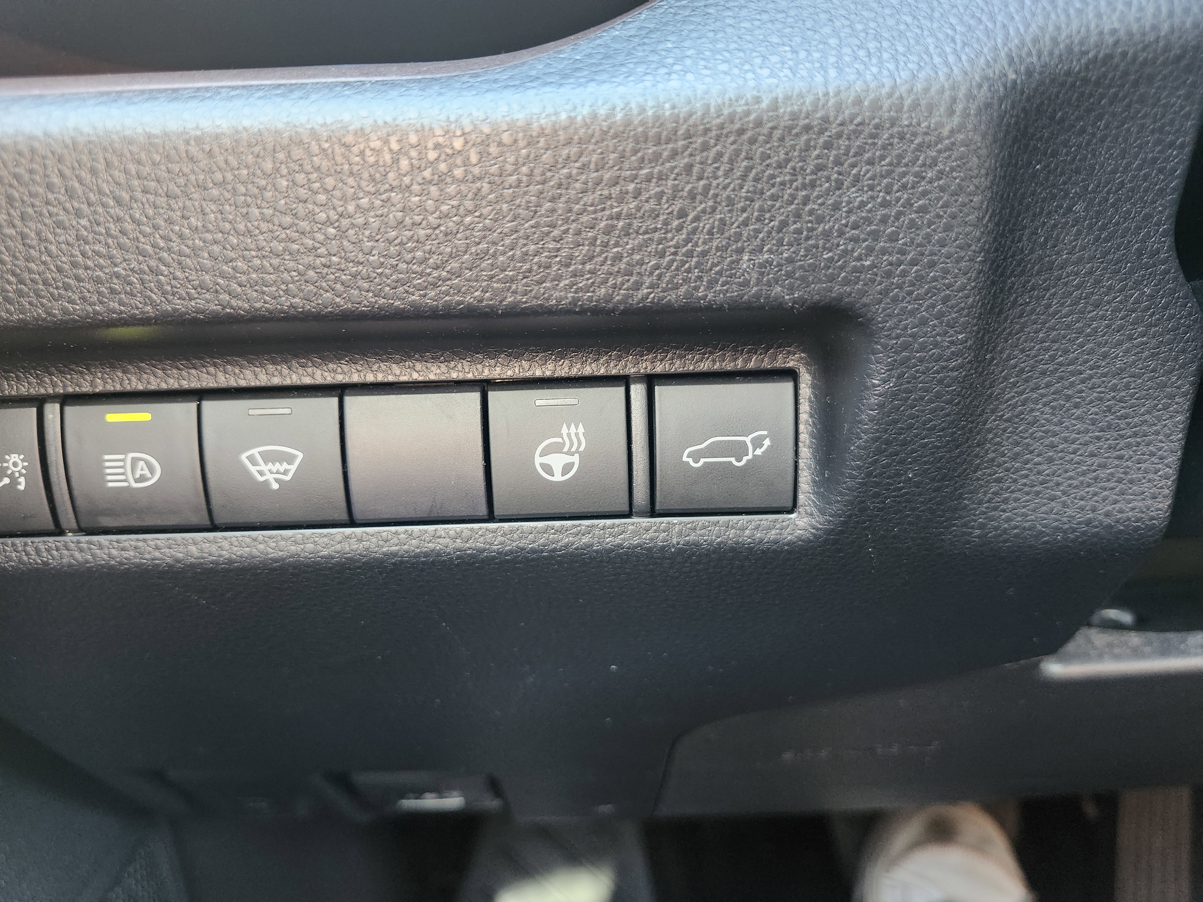 Used 2019 Toyota RAV4 Limited w/ Cold Weather Package AWD/4WD image 13