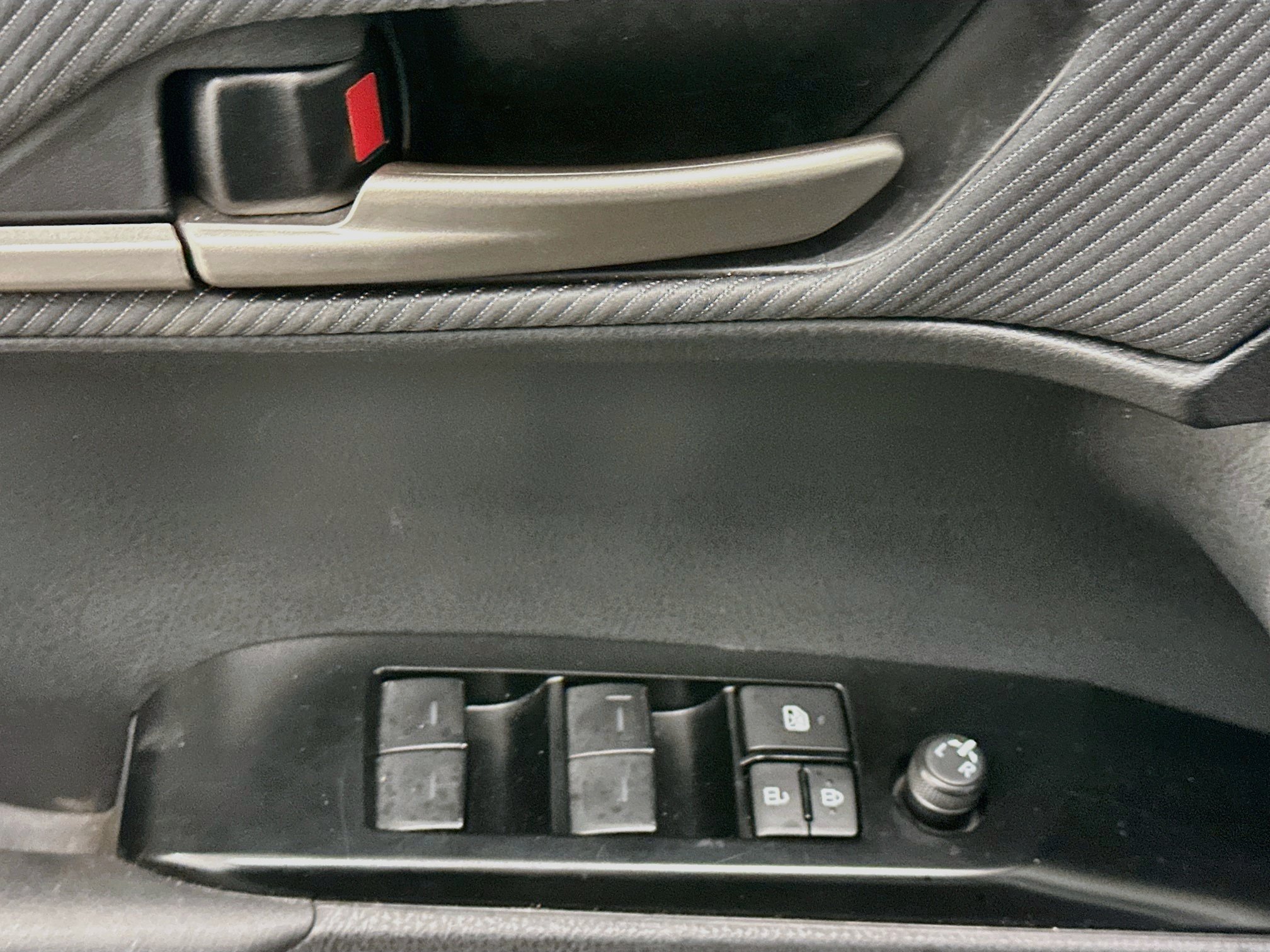 Used 2025 Toyota Camry SE FWD image 15