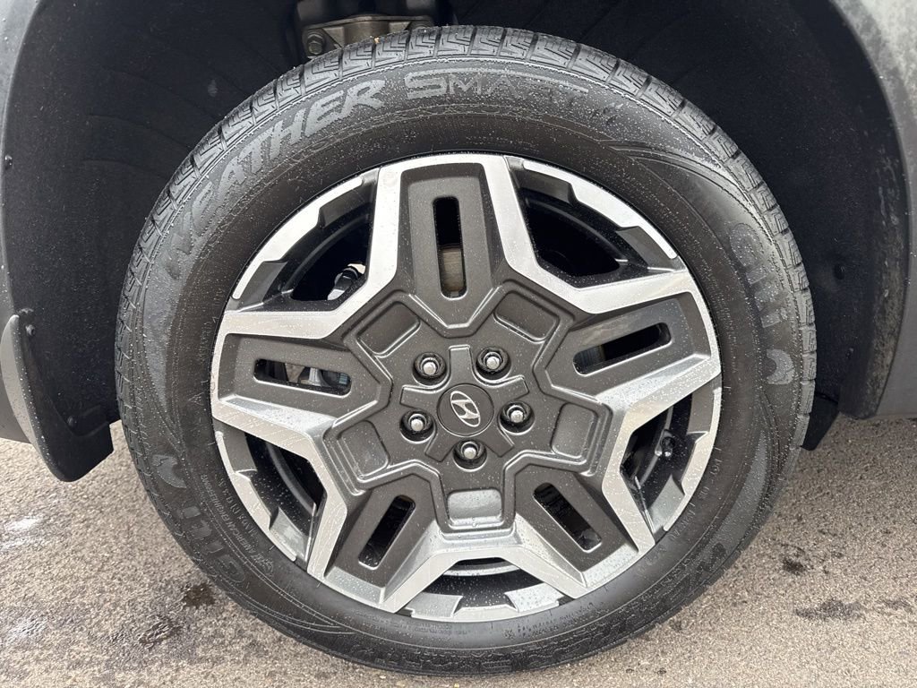 Used 2023 Hyundai Santa Fe Limited image 9