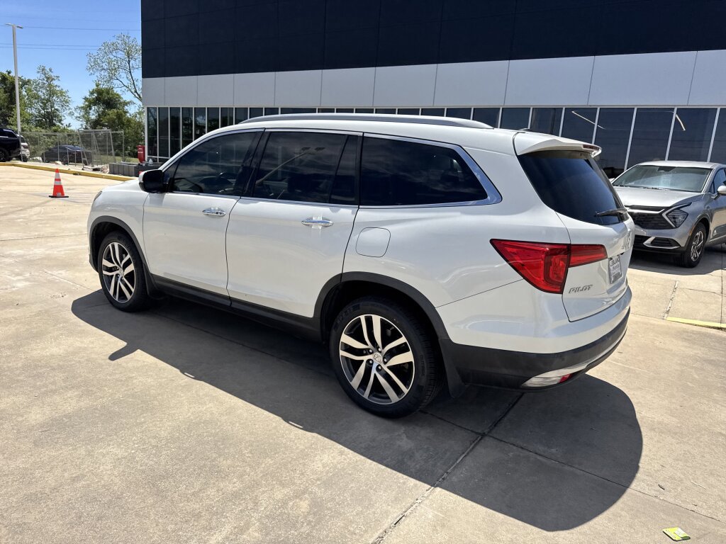 Used 2017 Honda Pilot Elite image 25