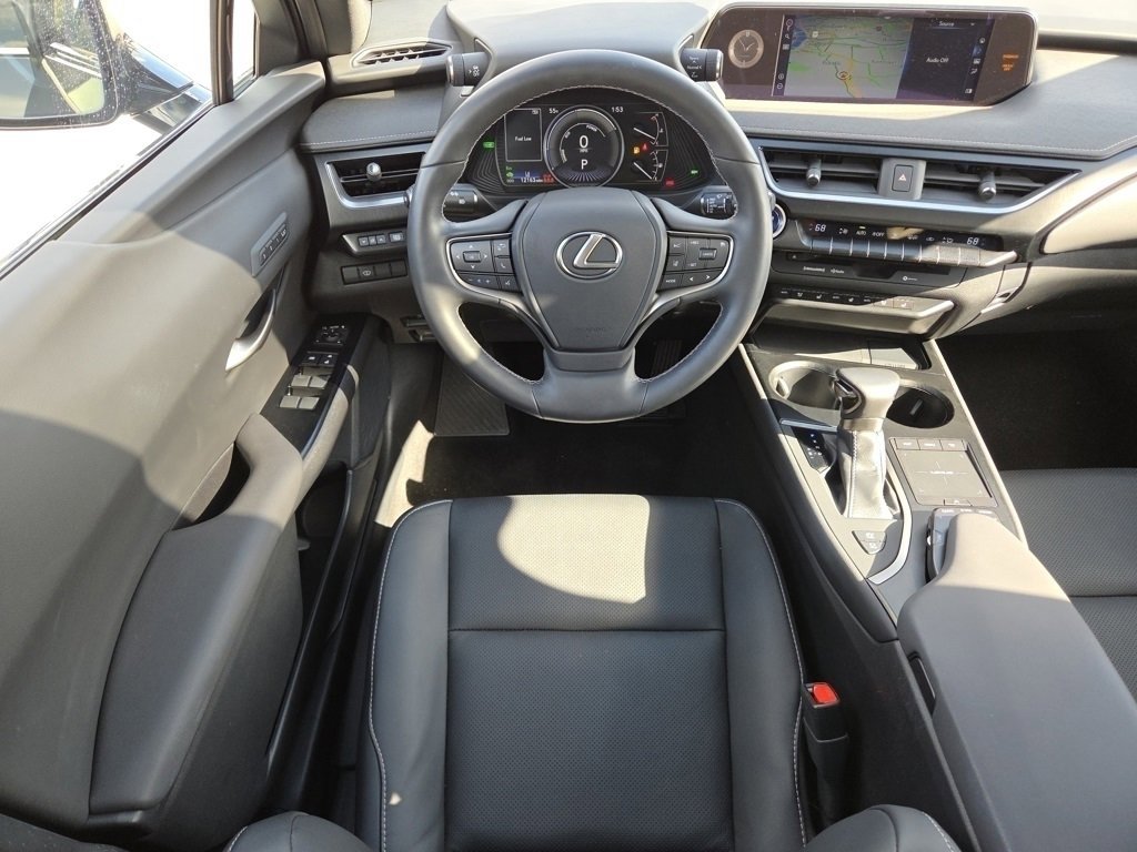 Certified 2022 Lexus UX 250h w/ Luxury Package image 4