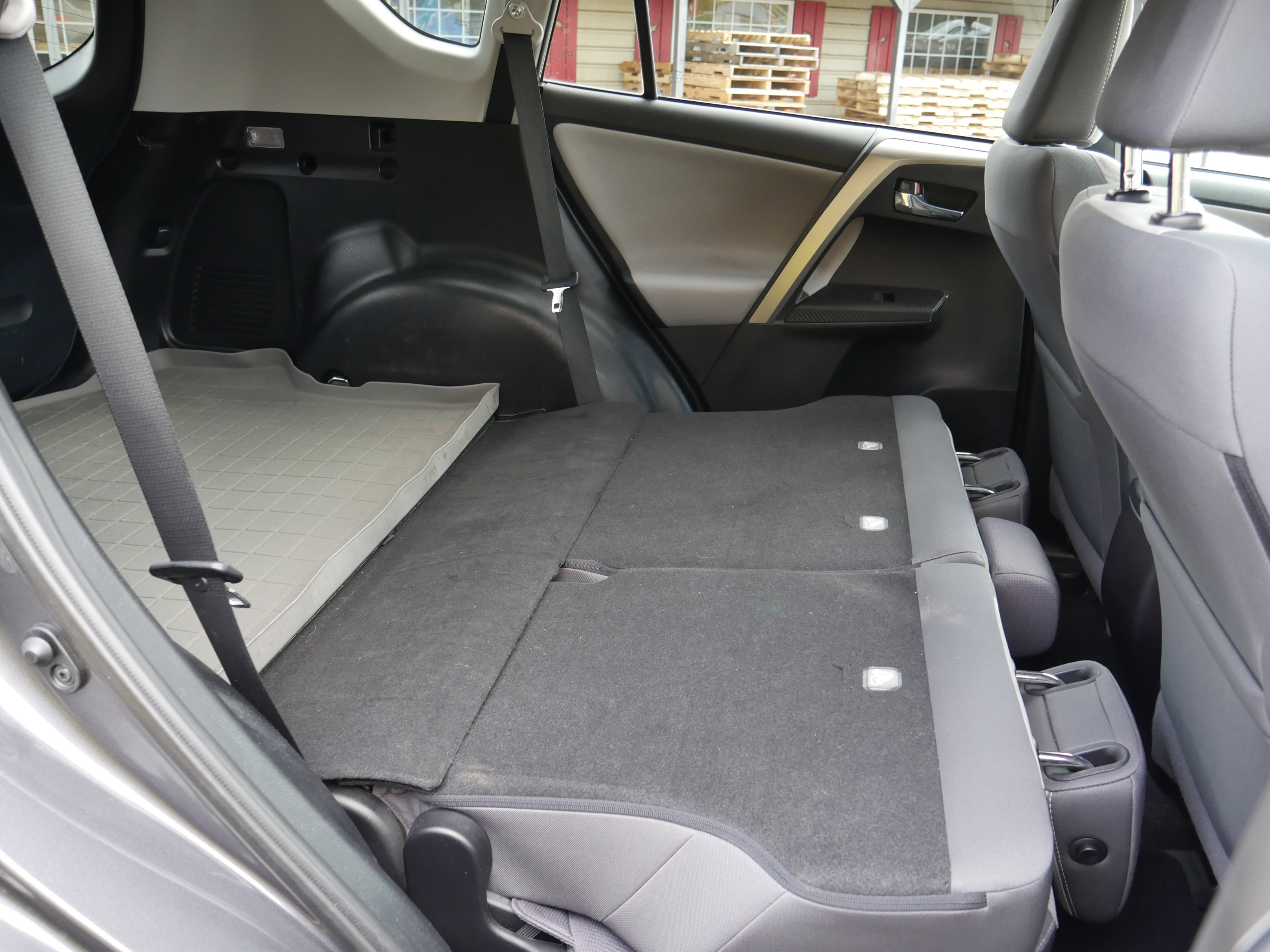 Used 2014 Toyota RAV4 XLE FWD image 29
