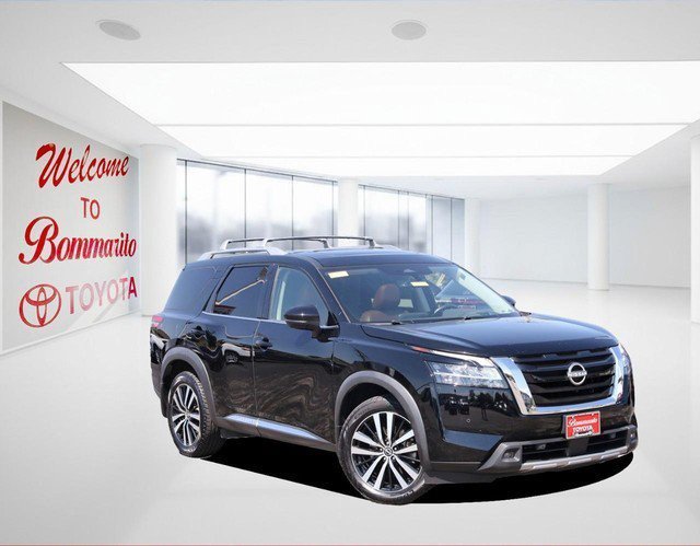 Used 2023 Nissan Pathfinder Platinum AWD/4WD image 2