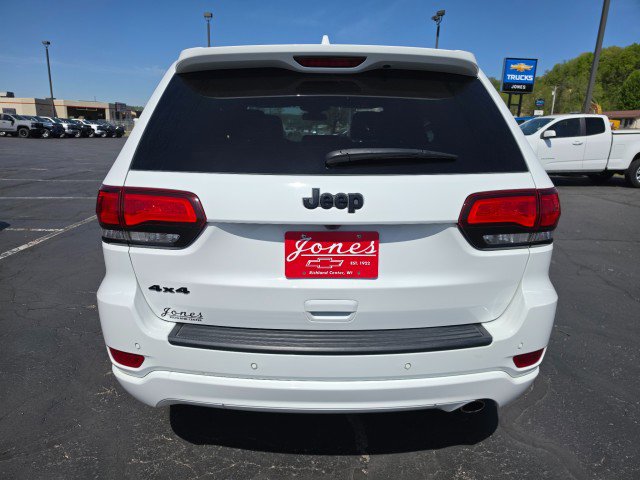 Used 2021 Jeep Grand Cherokee Laredo X AWD/4WD image 4