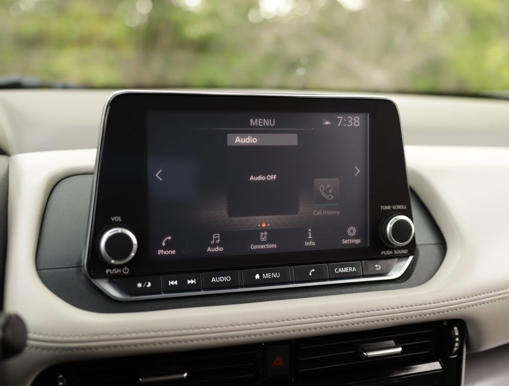 Used 2021 Nissan Rogue SV FWD image 13