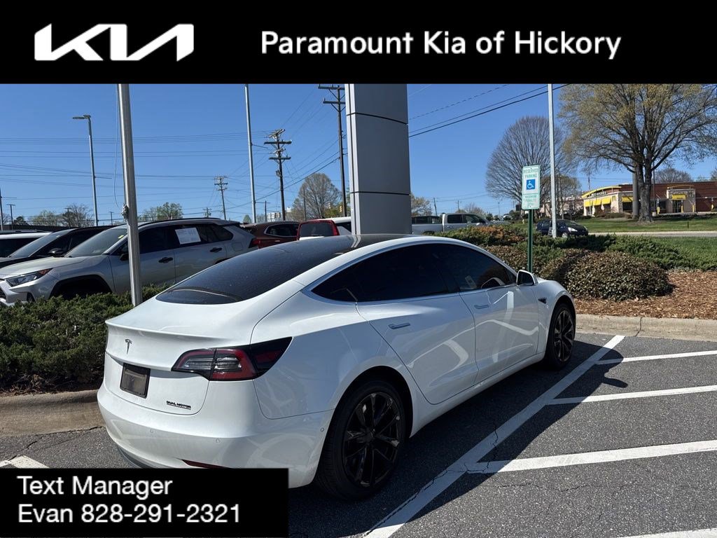 Used 2019 Tesla Model 3 Standard Range Plus image 3