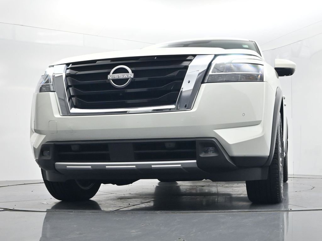 Used 2022 Nissan Pathfinder Platinum w/ Cargo Package image 60
