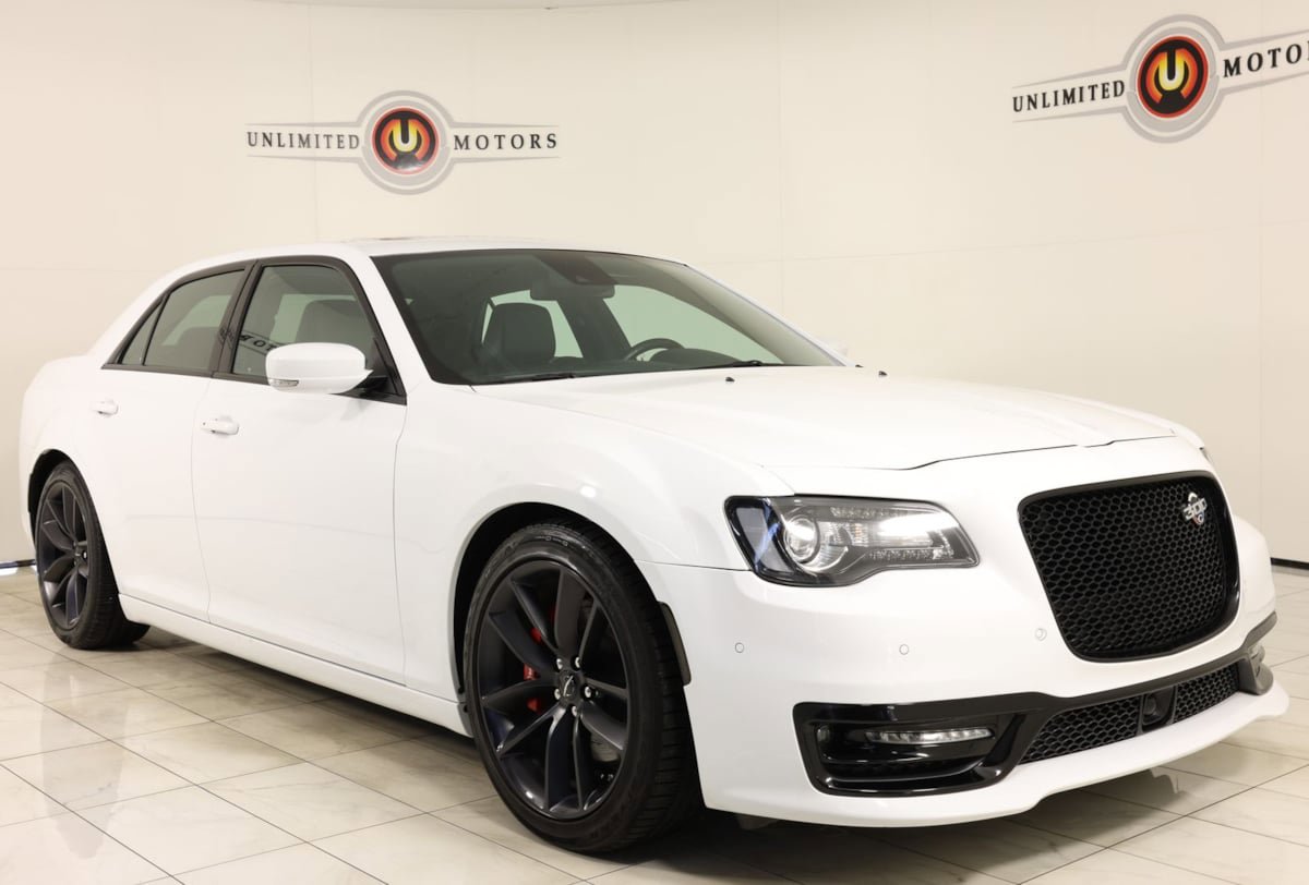 Used 2023 Chrysler 300 C RWD image 34
