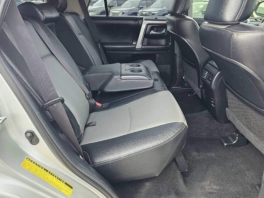 Used 2016 Toyota 4Runner SR5 Premium image 18