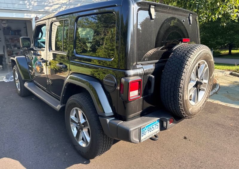 Used 2022 Jeep Wrangler Unlimited Sahara w/ Cold Weather Group AWD/4WD image 4
