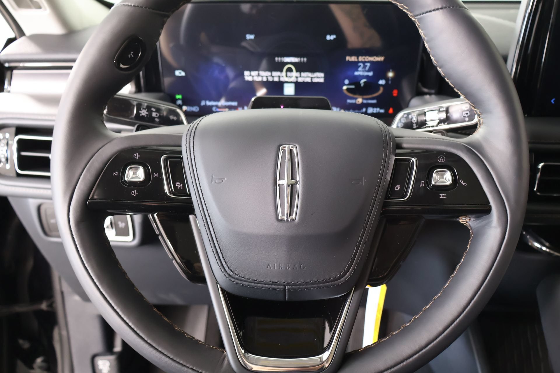 New 2026 Lincoln Aviator AWD image 3