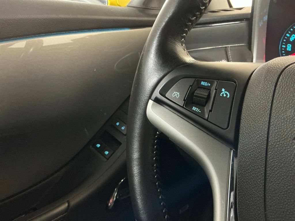 Used 2015 Chevrolet Camaro SS RWD image 15