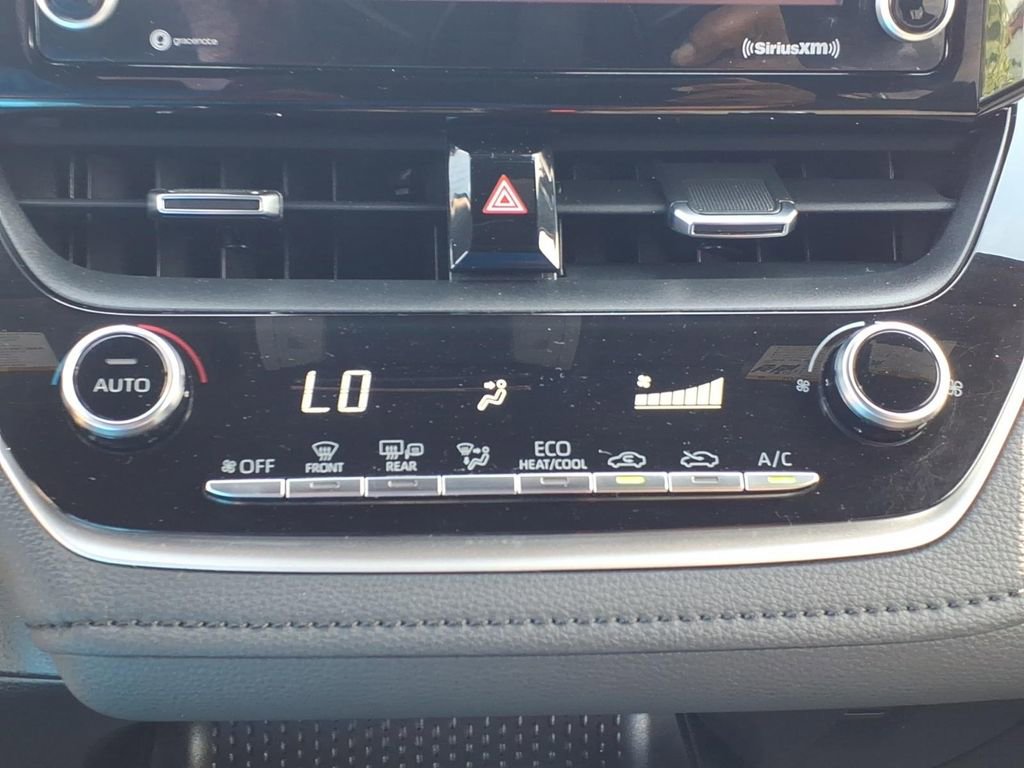Used 2022 Toyota Corolla SE FWD image 8