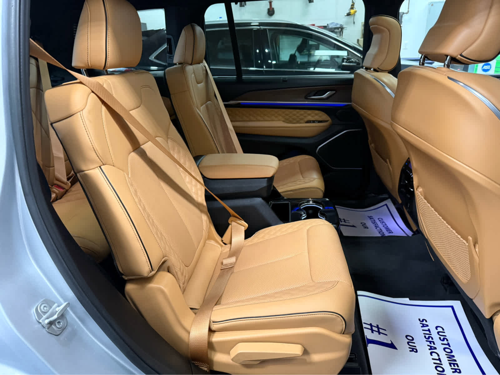 Used 2021 Jeep Grand Cherokee L Summit w/ Luxury Tech Group V image 27