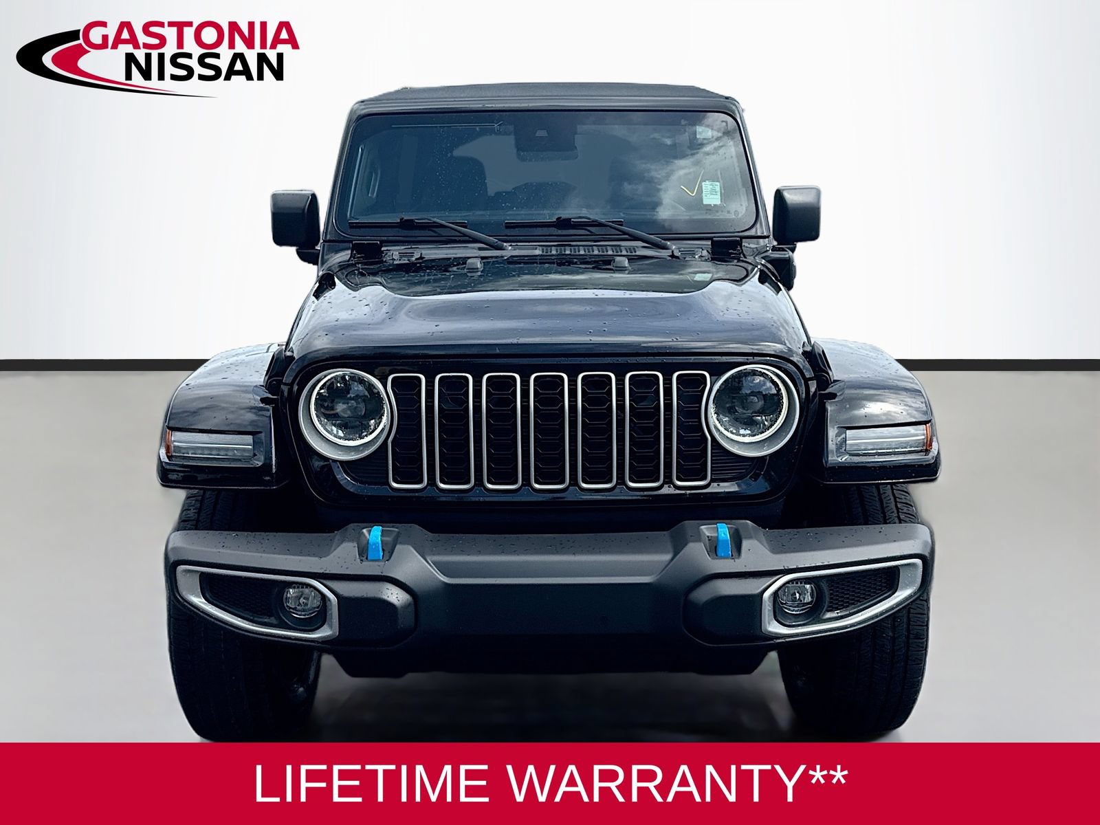 Used 2024 Jeep Wrangler Unlimited Sahara AWD/4WD image 2