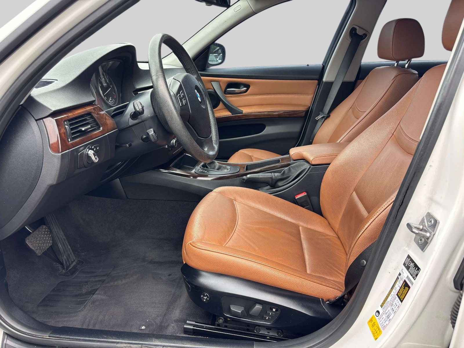 Used 2011 BMW 328i xDrive Sedan AWD/4WD image 8
