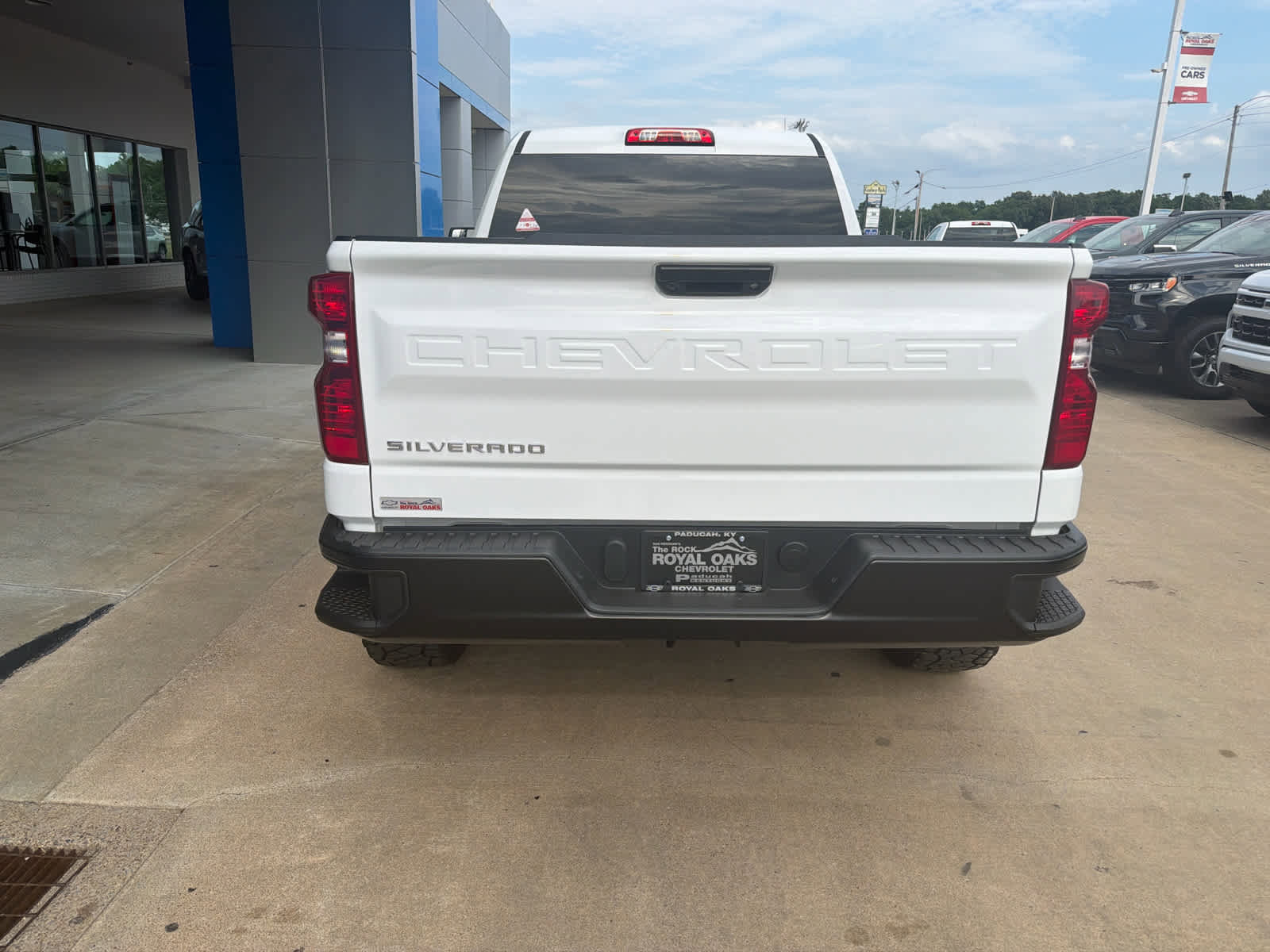 Used 2025 Chevrolet Silverado 1500 W/T w/ WT Value Package AWD/4WD image 4