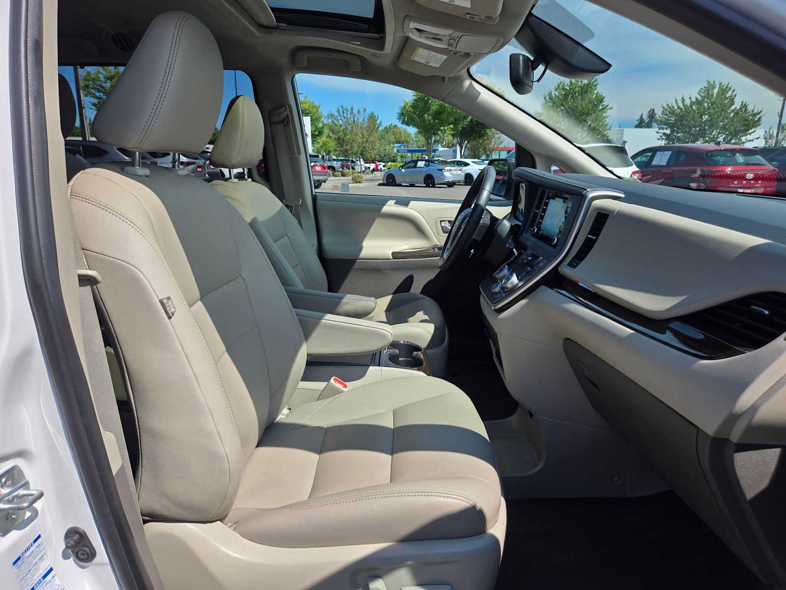 Certified 2020 Toyota Sienna XLE w/ XLE Navigation Package AWD/4WD image 14