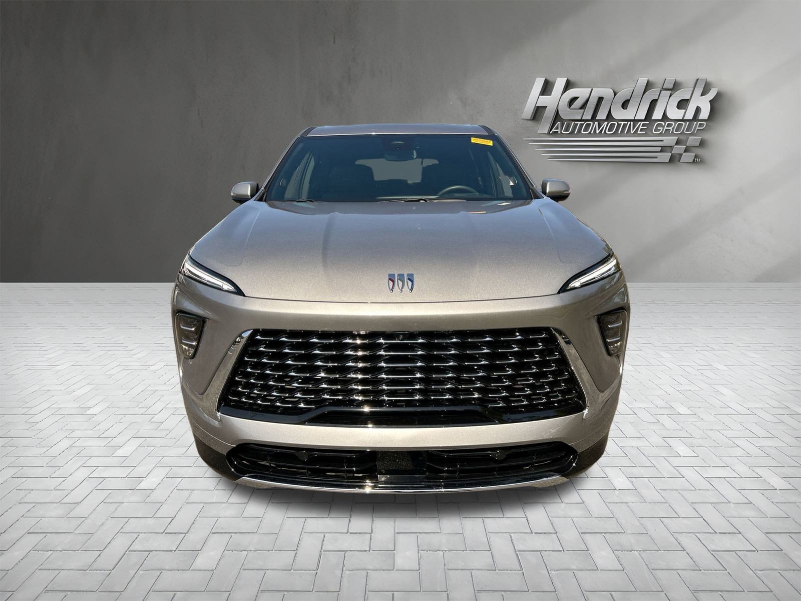 Used 2025 Buick Enclave Avenir image 3