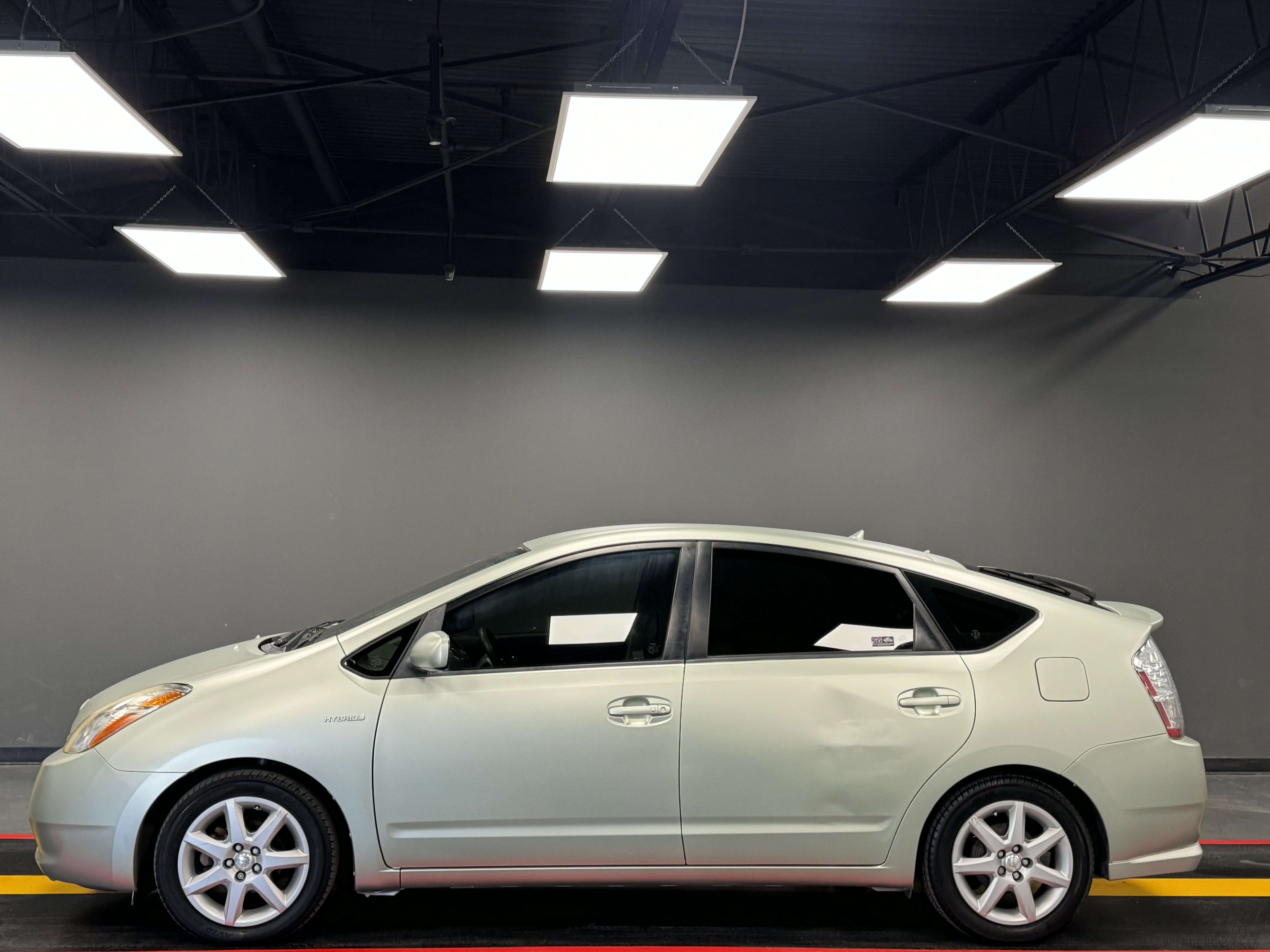 Used 2009 Toyota Prius FWD image 3