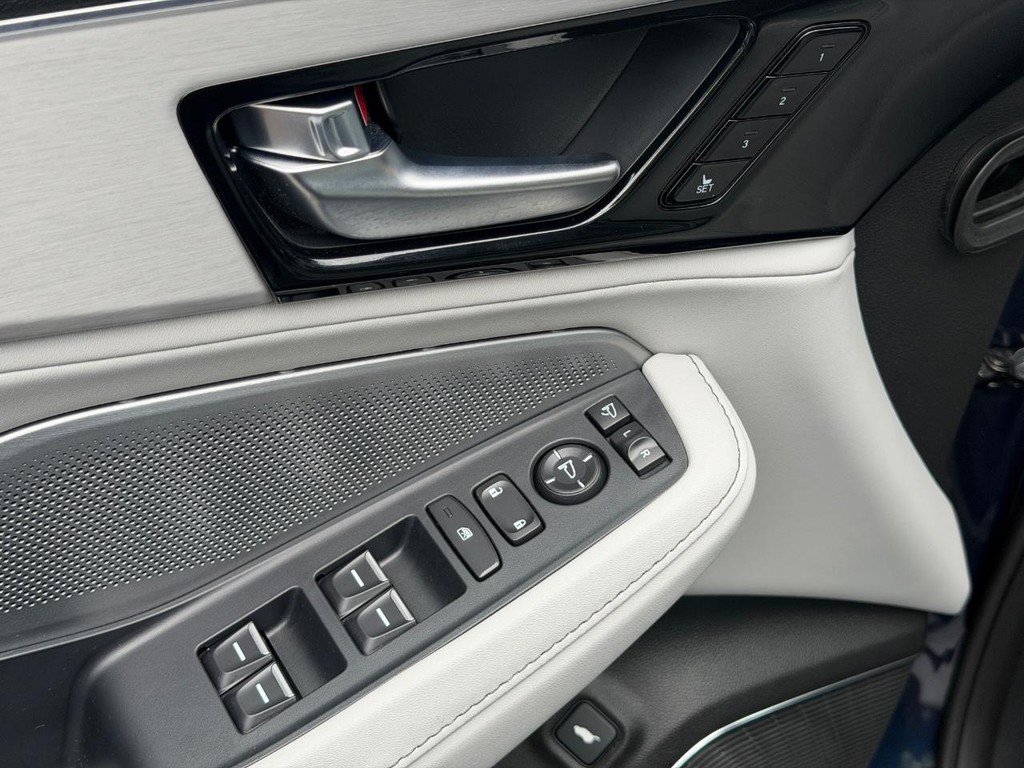 Used 2026 Acura MDX SH-AWD w/ Technology Package image 16