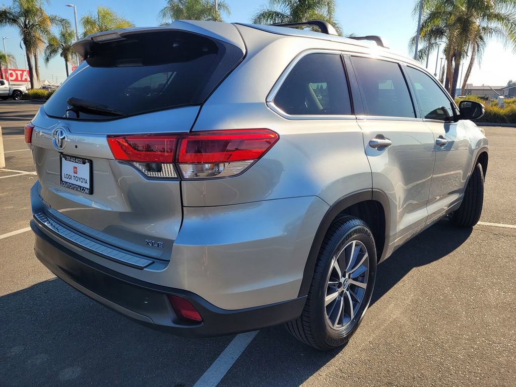 Used 2018 Toyota Highlander XLE image 4