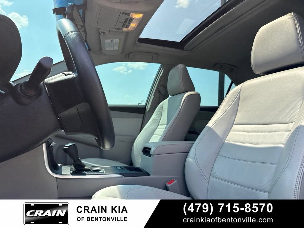 Used 2015 Toyota Camry XLE FWD image 4
