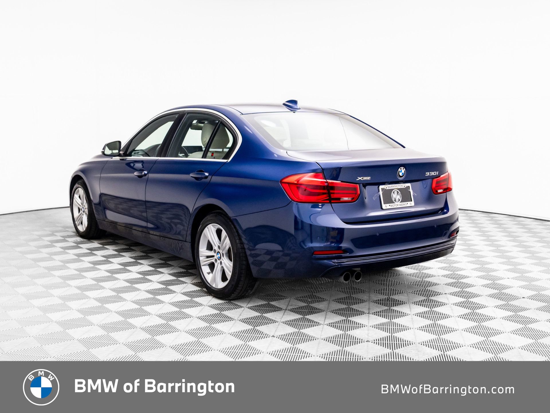 Used 2017 BMW 330i xDrive Sedan video 3
