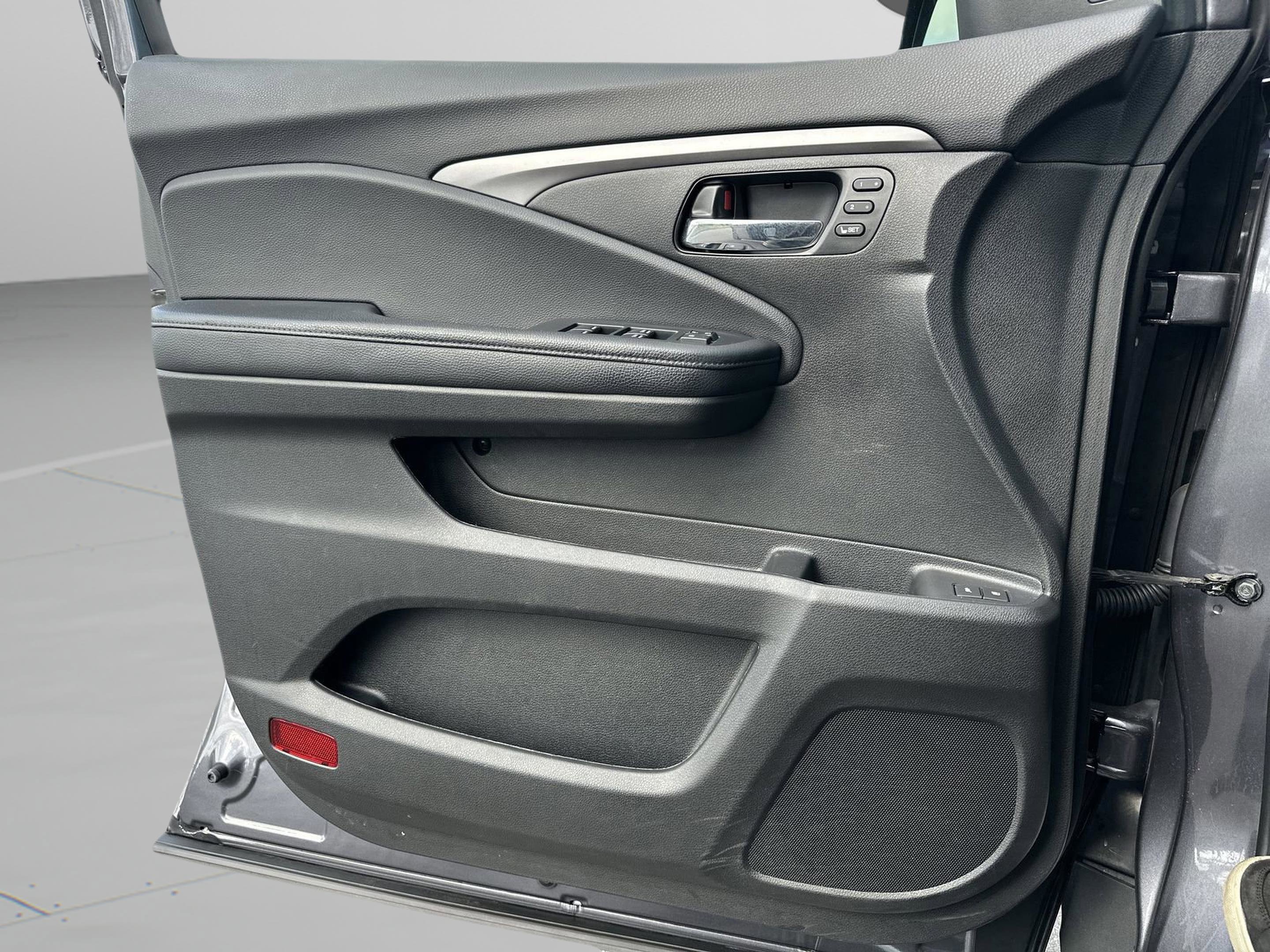 Certified 2022 Honda Pilot Special Edition image 16