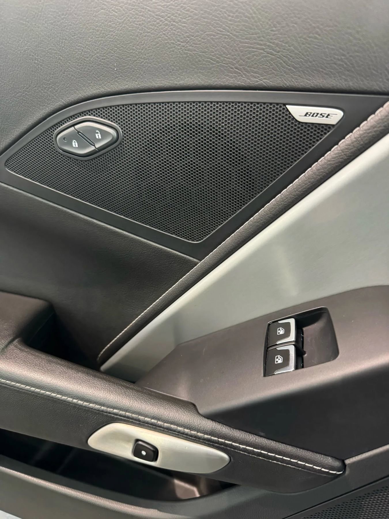 Used 2017 Chevrolet Corvette Stingray Convertible w/ Battery Protection Package image 31