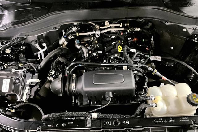 Used 2022 Ford Explorer XLT w/ Equipment Group 202A image 27