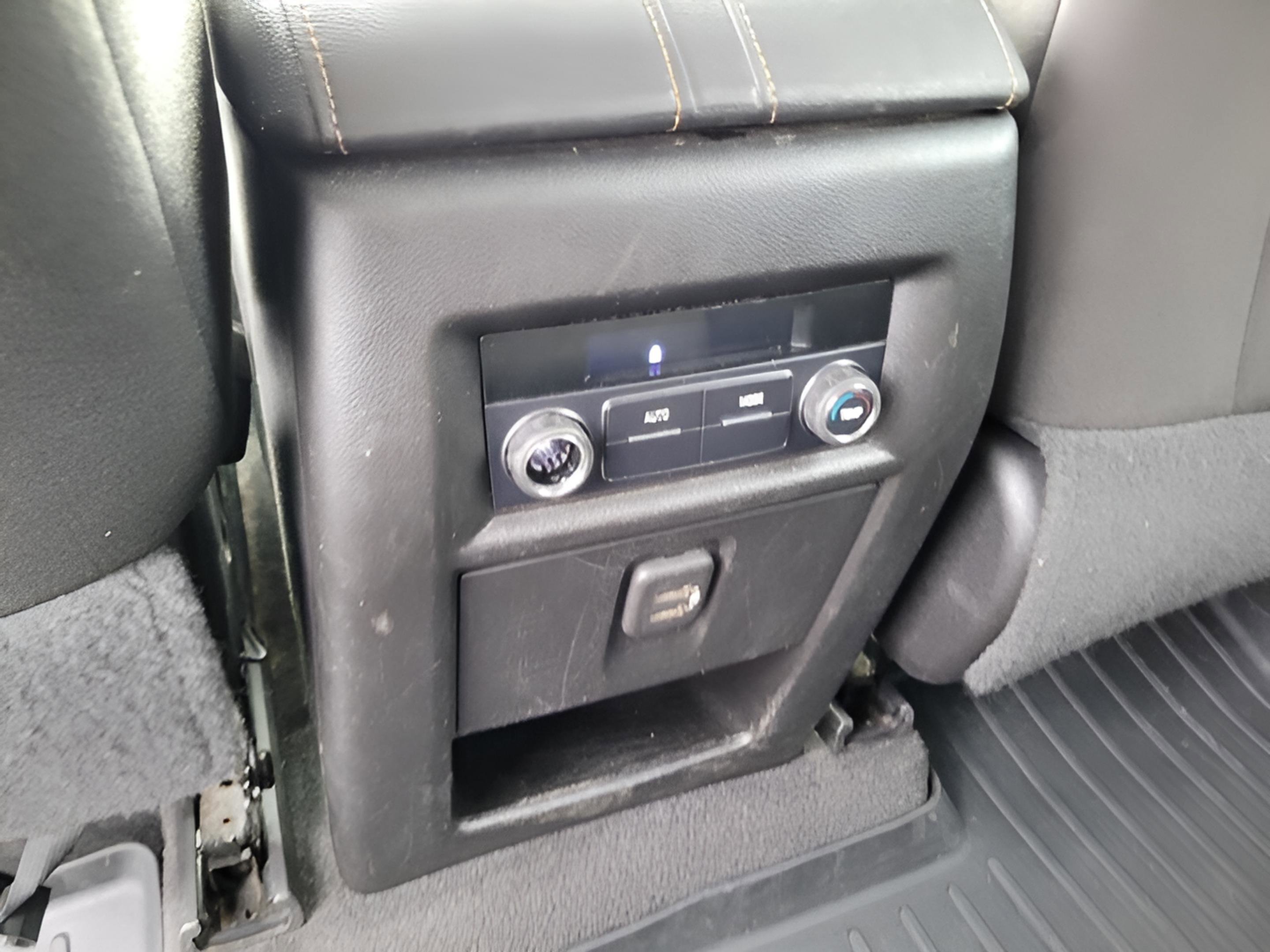 Used 2019 Chevrolet Traverse LT image 26