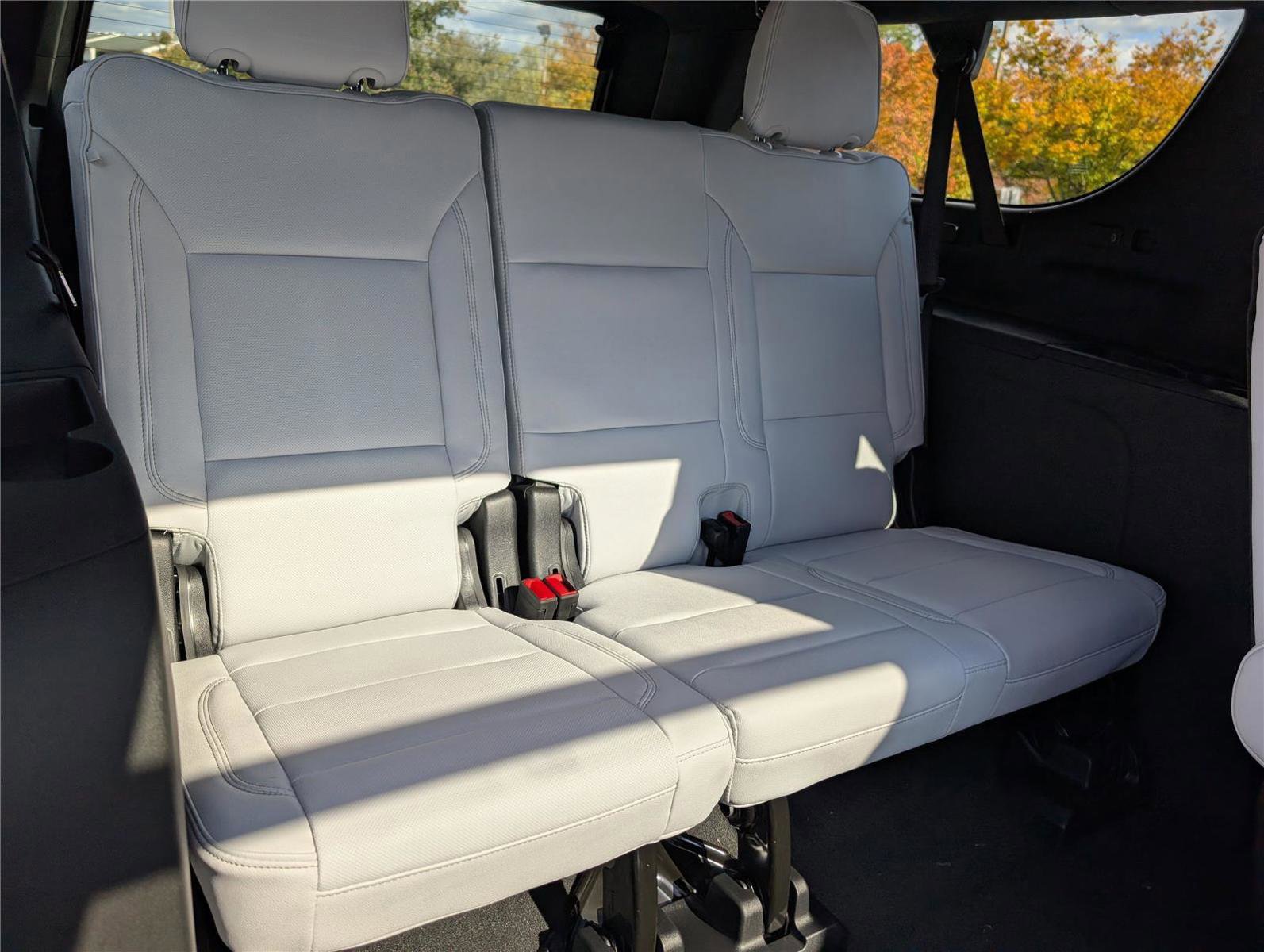 New 2026 Chevrolet Suburban Premier image 9