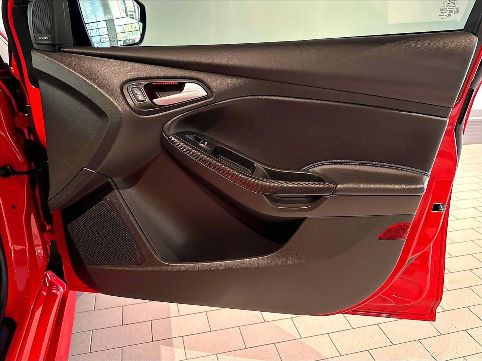 Used 2018 Ford Focus RS AWD/4WD image 27