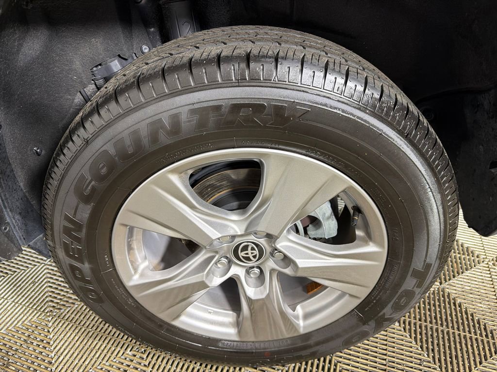 Used 2025 Toyota RAV4 XLE w/ Convenience Package image 21