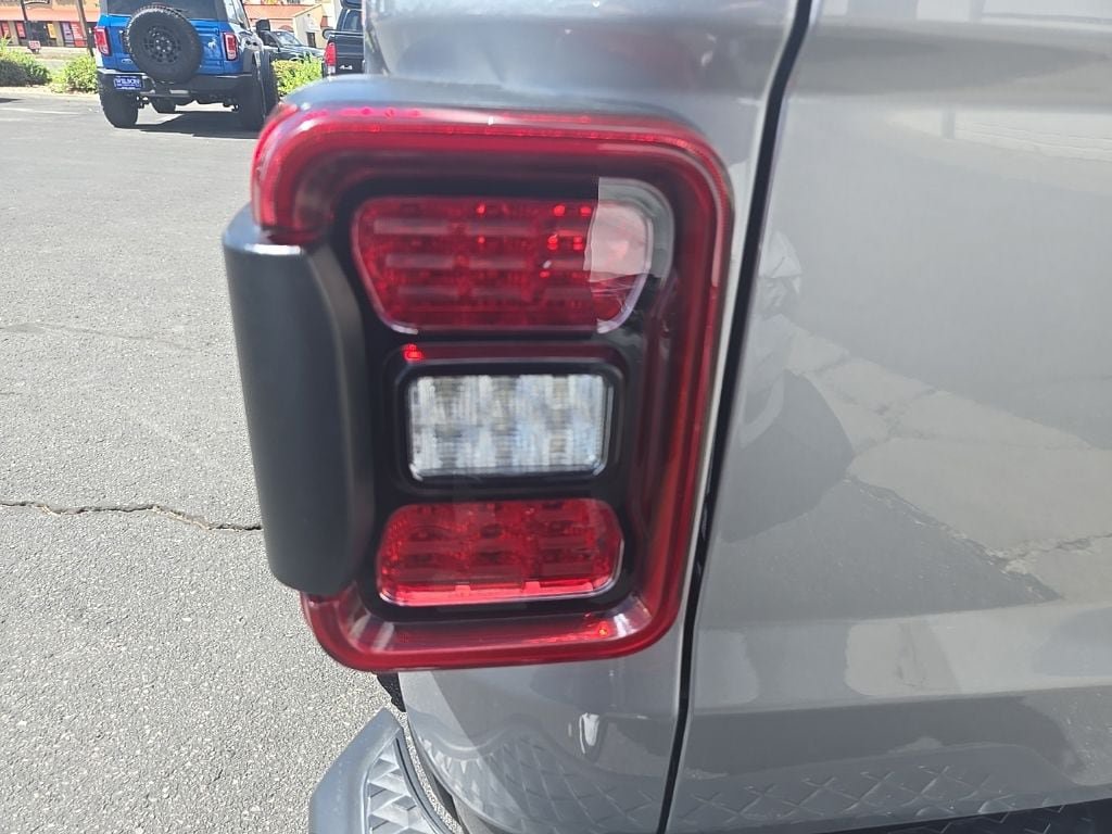 Used 2021 Jeep Gladiator Sport AWD/4WD image 34
