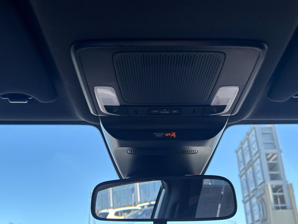 Certified 2025 Honda HR-V Sport image 31