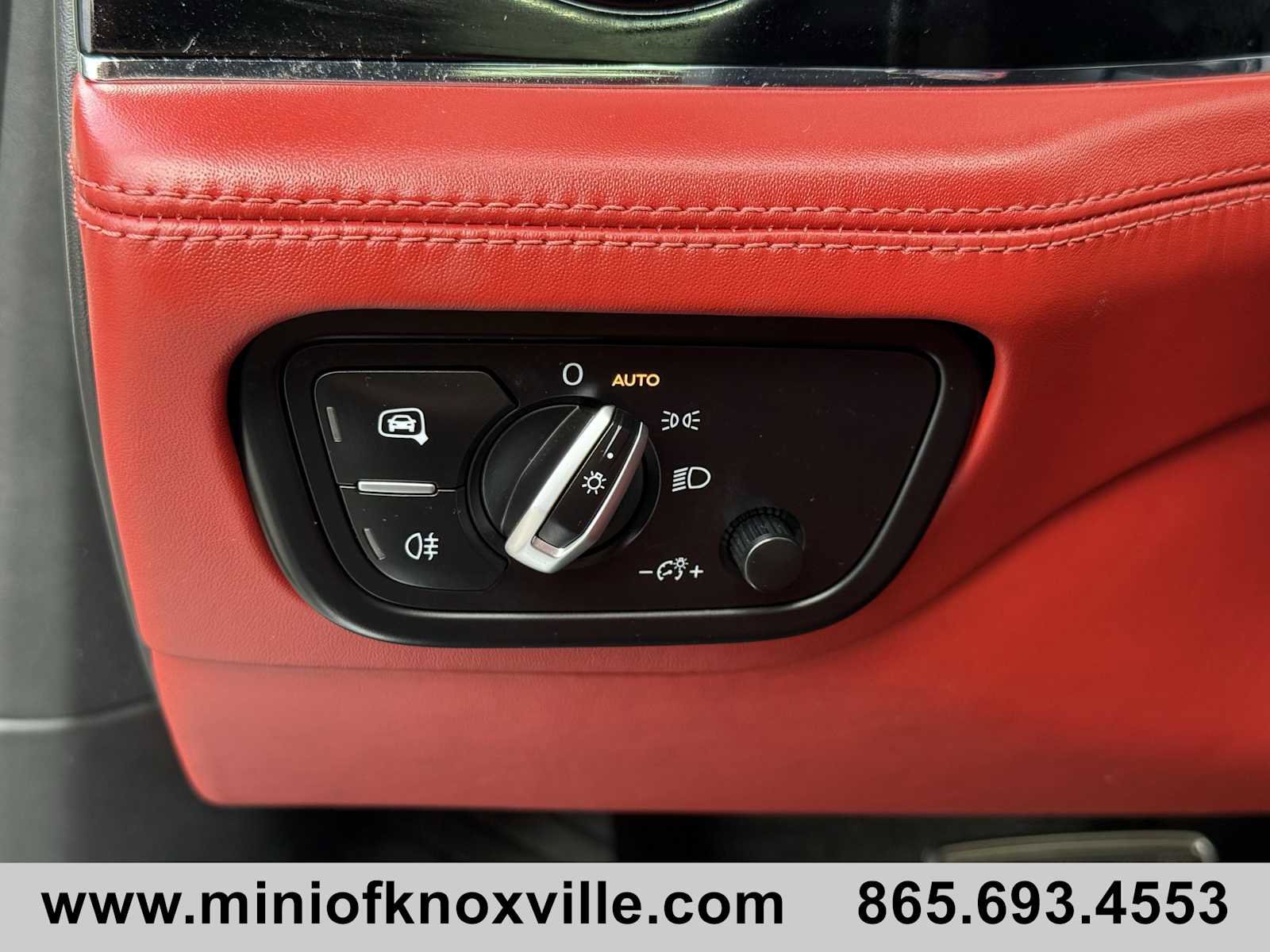 Used 2019 Bentley Bentayga image 26