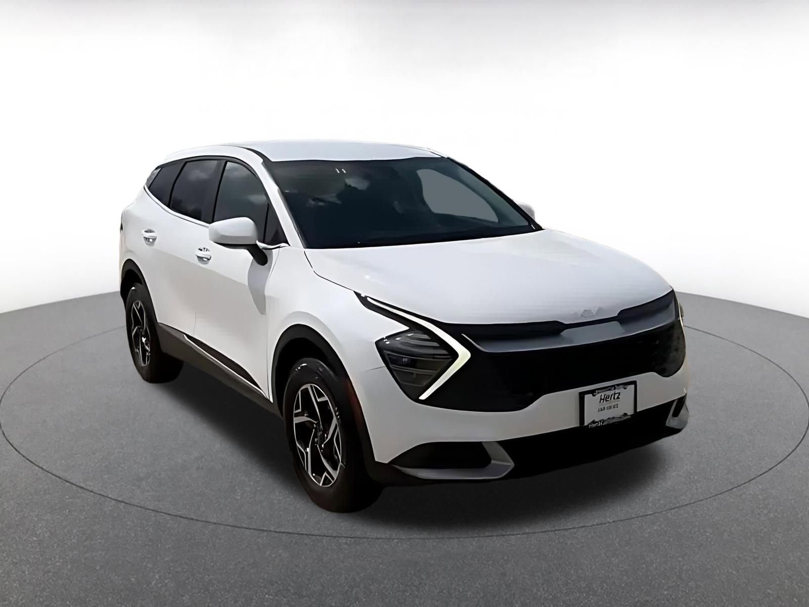Used 2025 Kia Sportage LX image 3