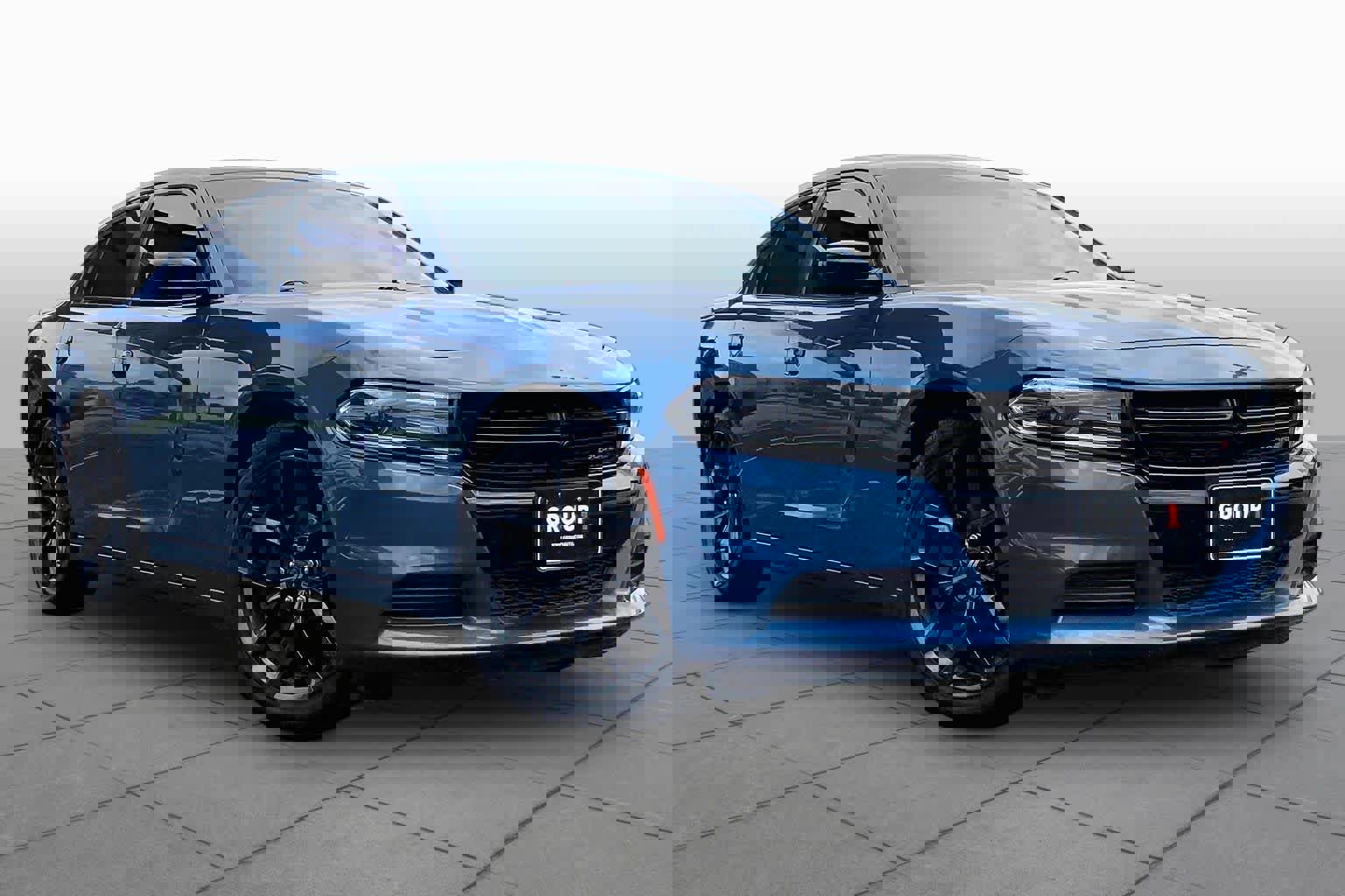 Used 2021 Dodge Charger SXT w/ Blacktop Package RWD image 2