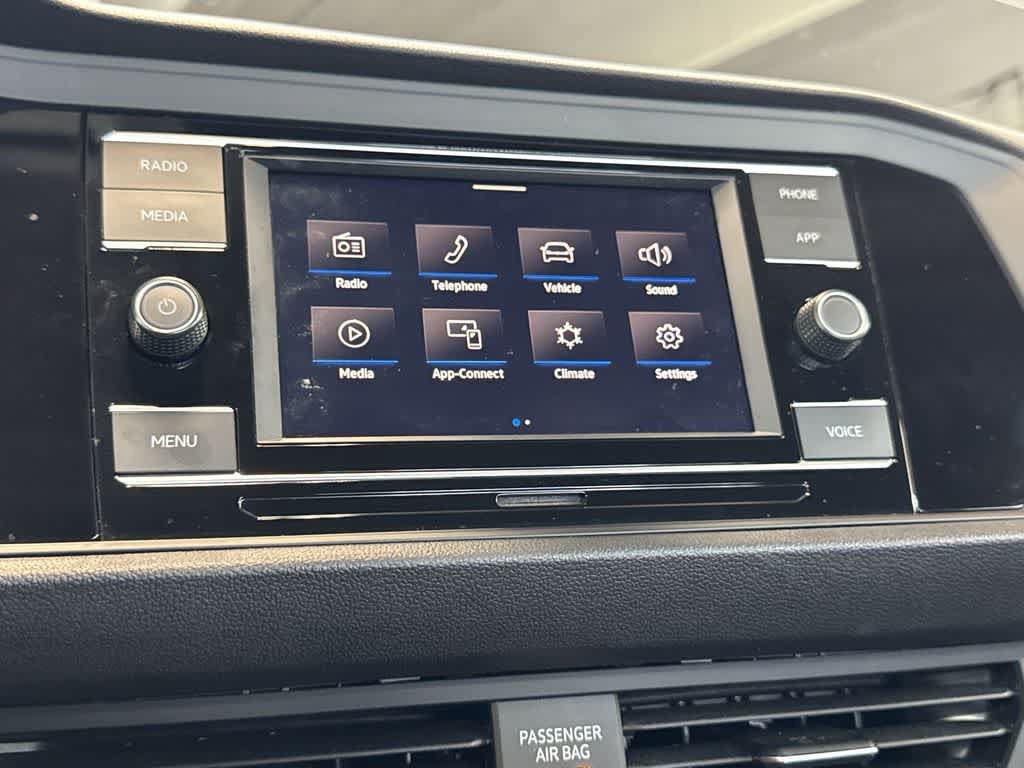 Certified 2022 Volkswagen Jetta SE FWD image 17