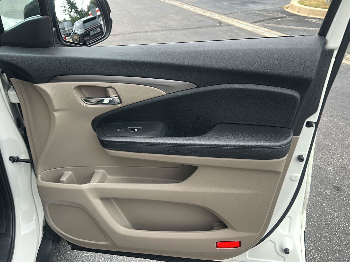 Used 2016 Honda Pilot LX image 11