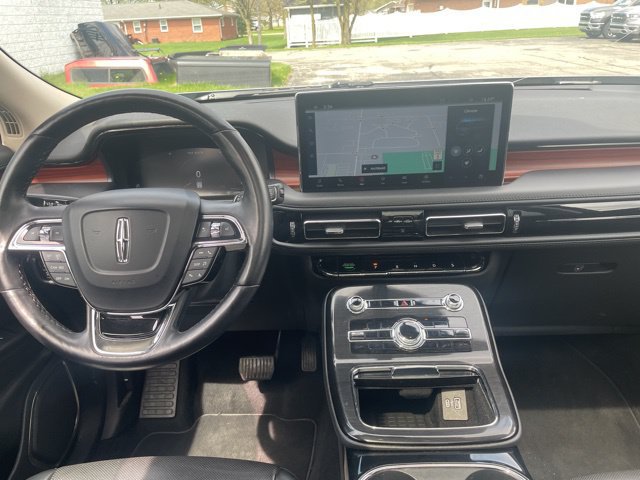 Used 2023 Lincoln Nautilus Reserve AWD/4WD image 3