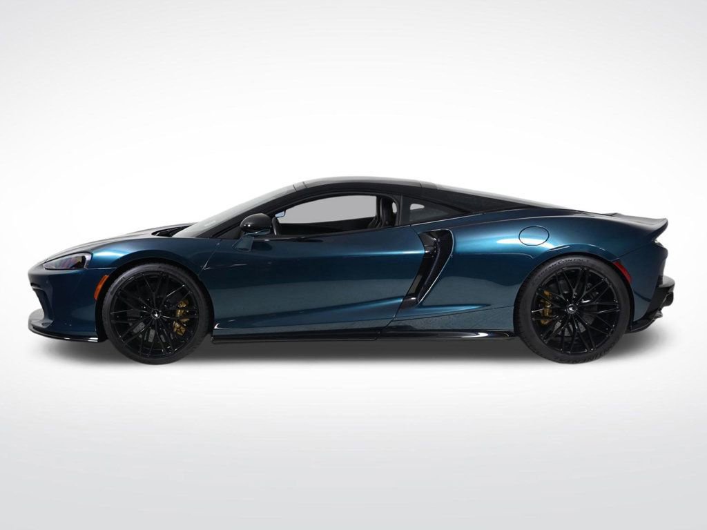 Used 2023 McLaren GT image 2