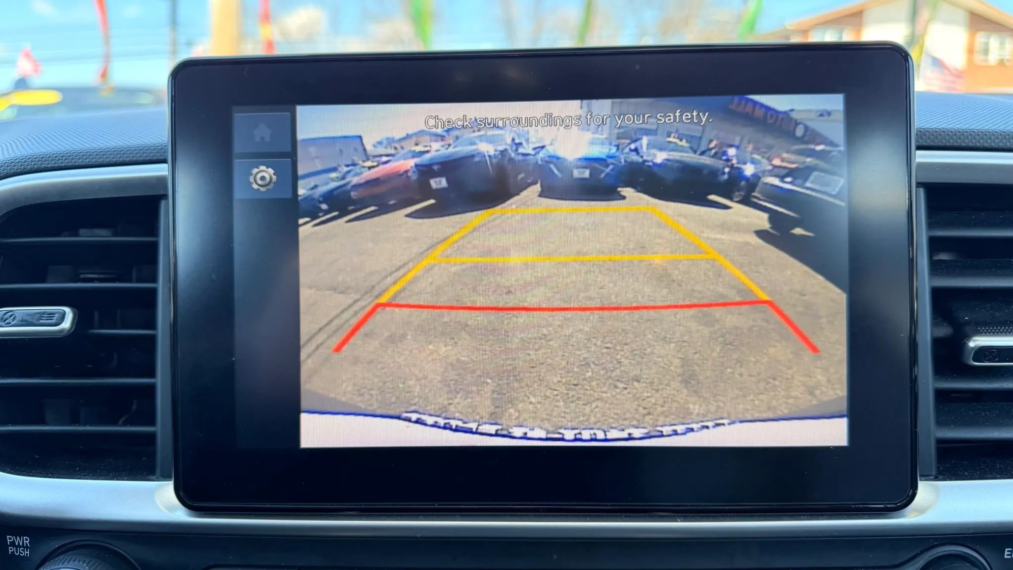 Used 2025 Hyundai Venue SEL image 23
