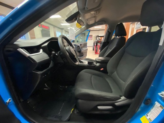 Used 2019 Toyota RAV4 LE image 20