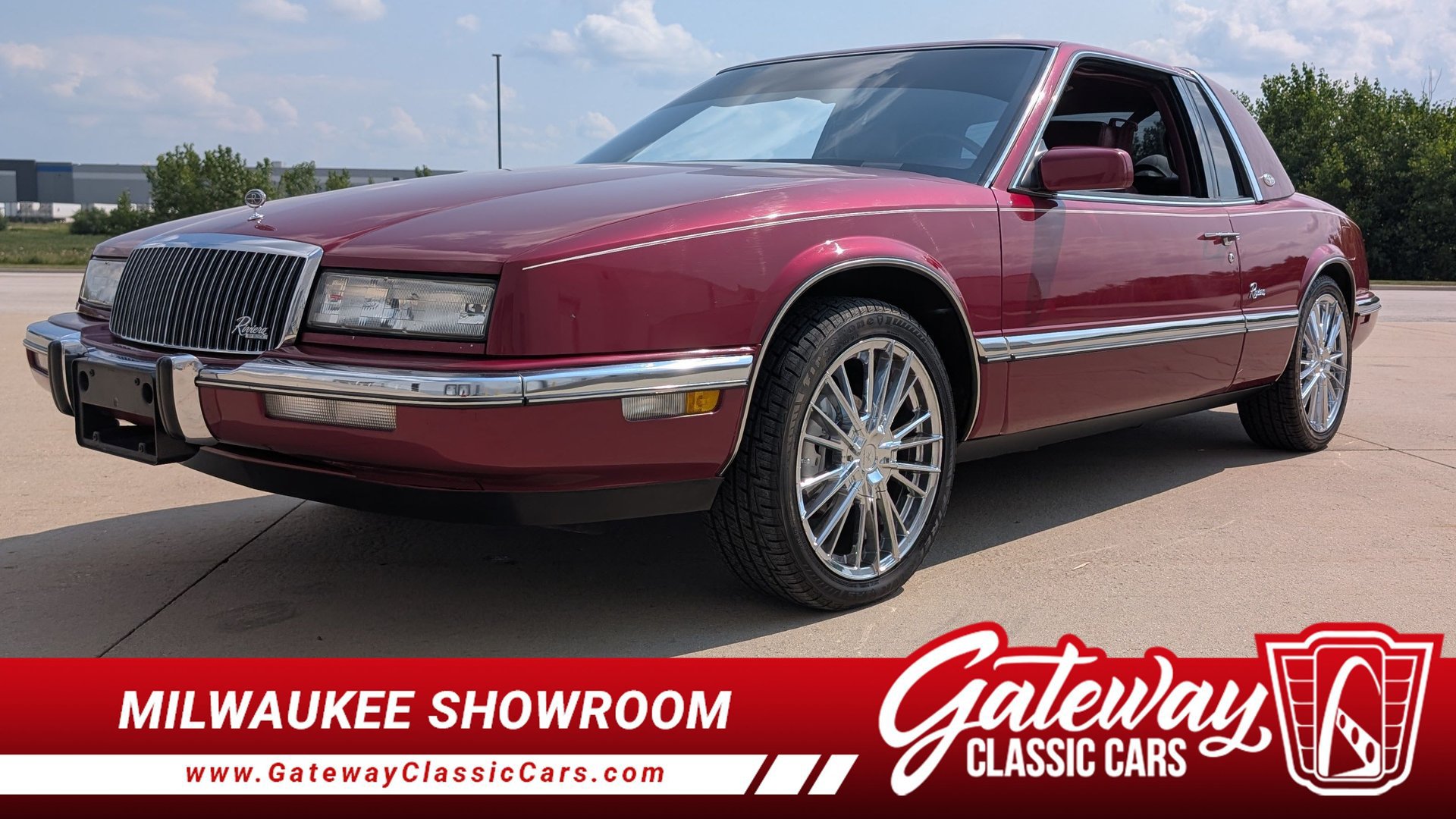 Used 1990 Buick Riviera Coupe FWD image 1