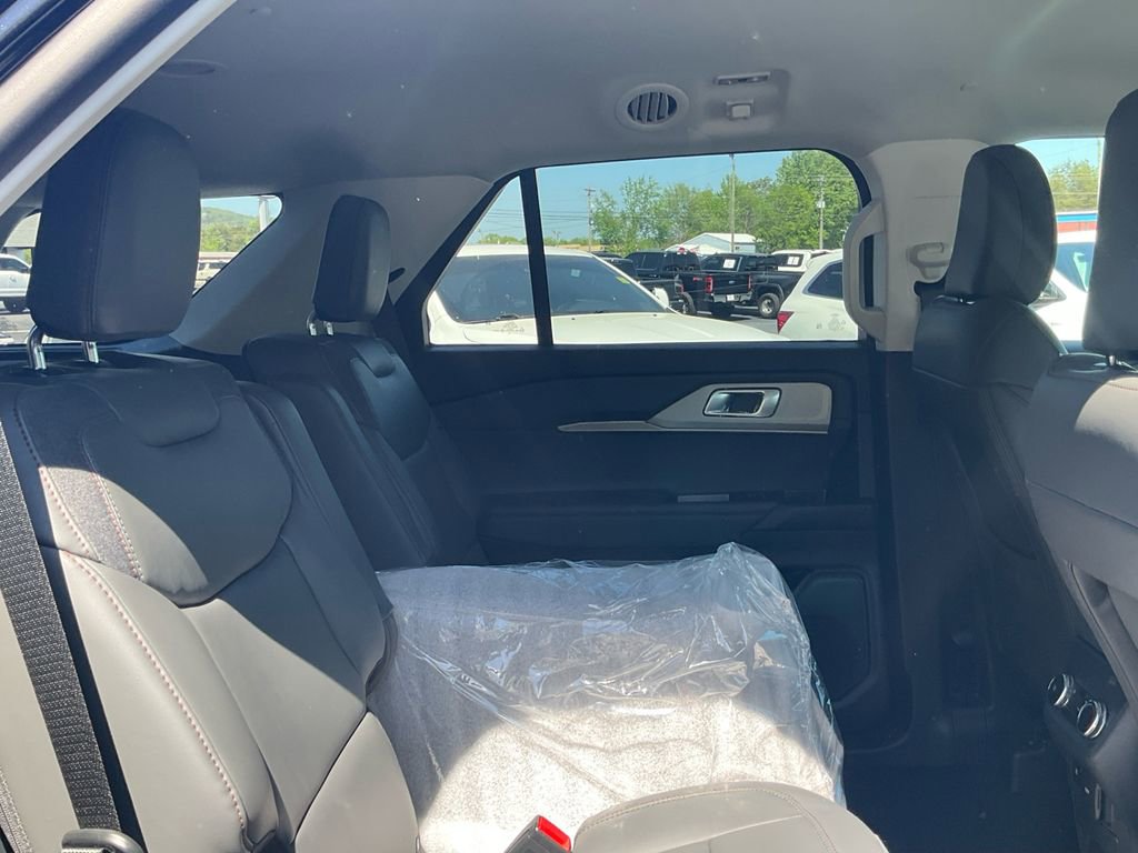 New 2026 Ford Explorer Active RWD image 13
