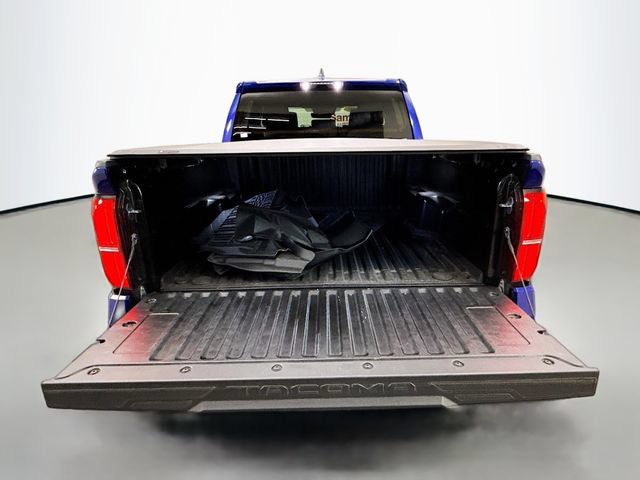 Used 2025 Toyota Tacoma TRD Off-Road AWD/4WD image 25